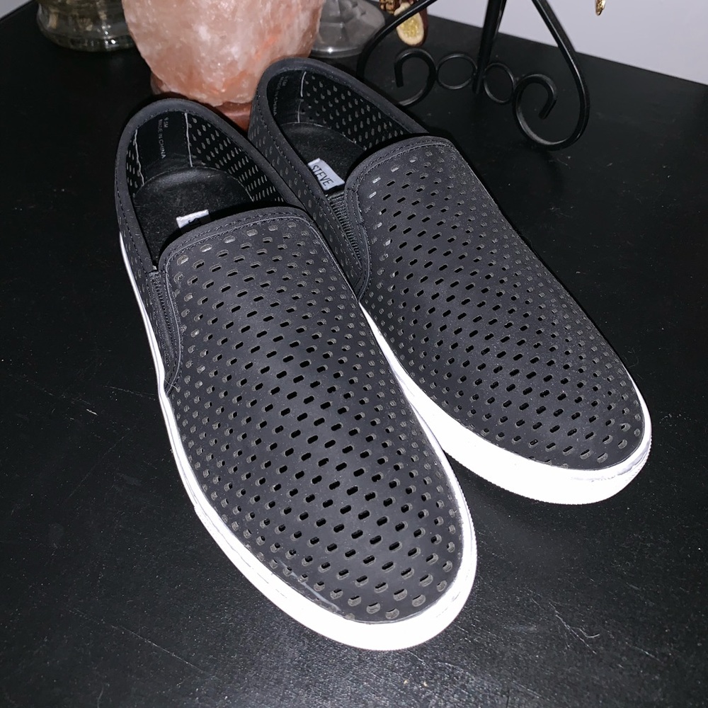 DISCONTINUED Steve Madden Eloise Slip On 9.5
